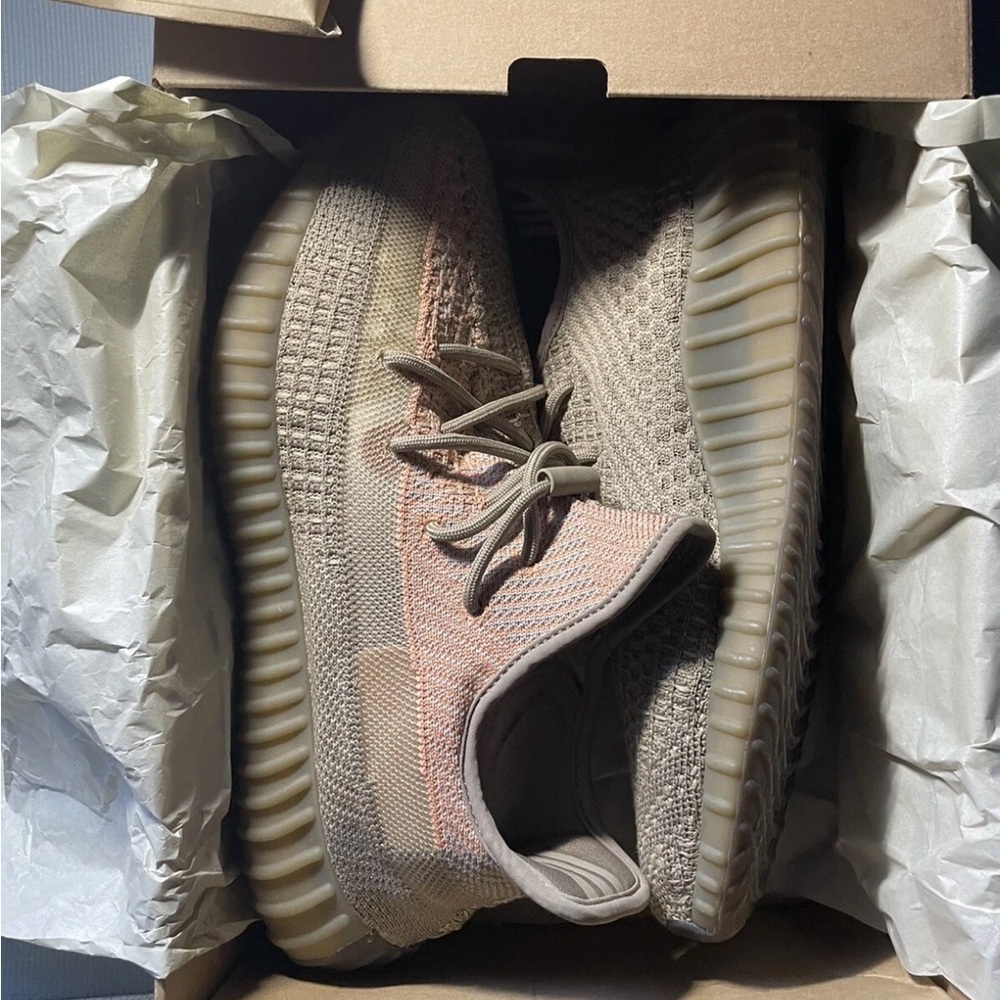 Yeezy 350 V2 Shoes Sand/Taupe